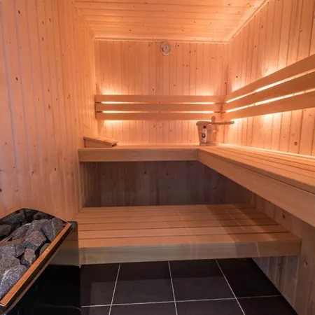 Luxury With Sauna For 12 *