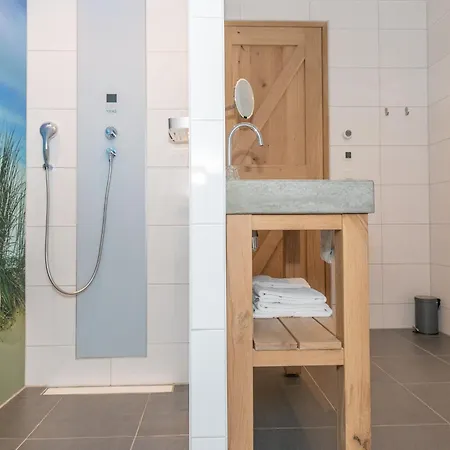 Luxury With Sauna For 12 *