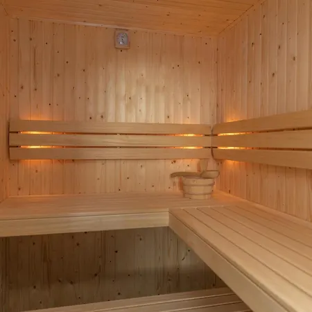 بيت للعطل Luxury With Sauna For 12 *